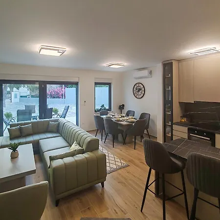 Blue Sky Pool Villa-gm * Vodice