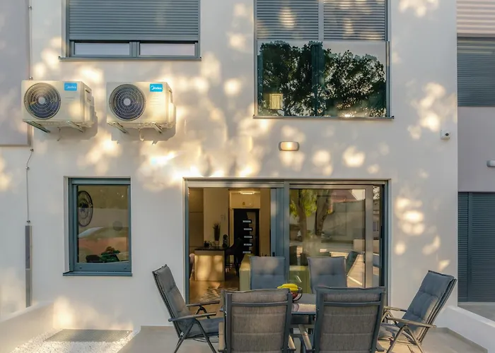 Blue Sky Pool Villa-gm Водице